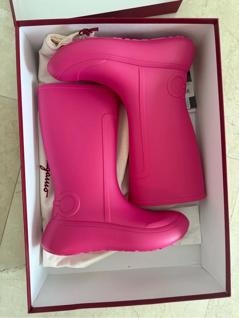 Salvatore Ferragamo Women's Hot Pink Rain Slide NWT size 6 but fits 7.5